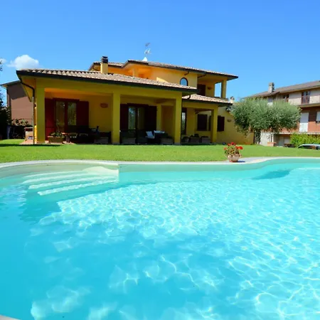 Rustic Style In Umbria With Private Pool 호텔 4*
